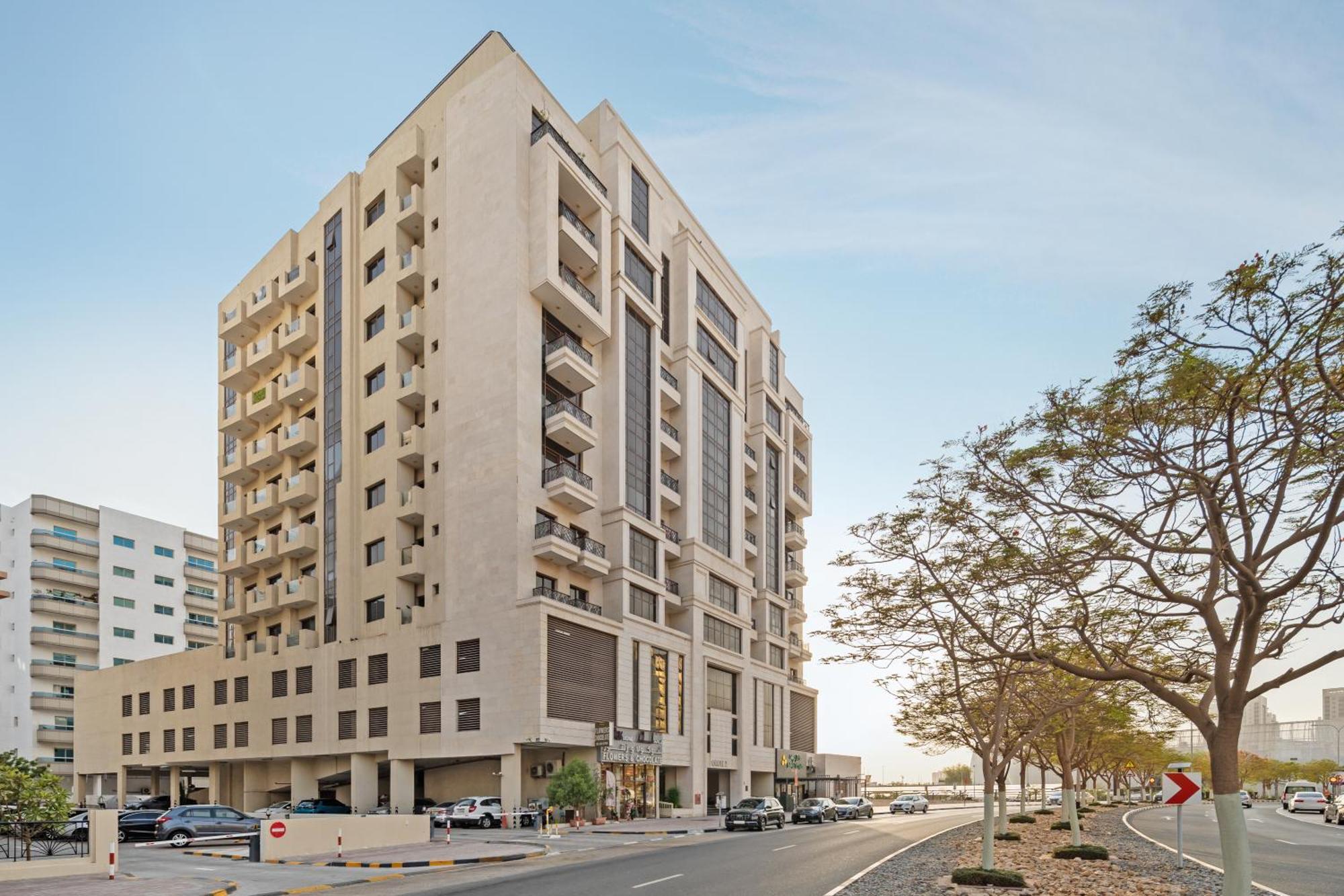 Contemporary With Amazing Amenities * دبي